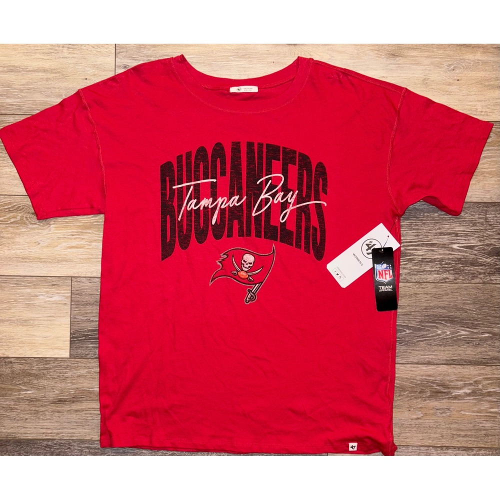 NWT Women's 47 Brand Tampa Bay Buccaneers Tee 47 - Medium - Red